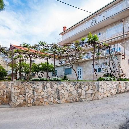 Apartments Ante - 150M From The Sea Duce Bagian luar foto