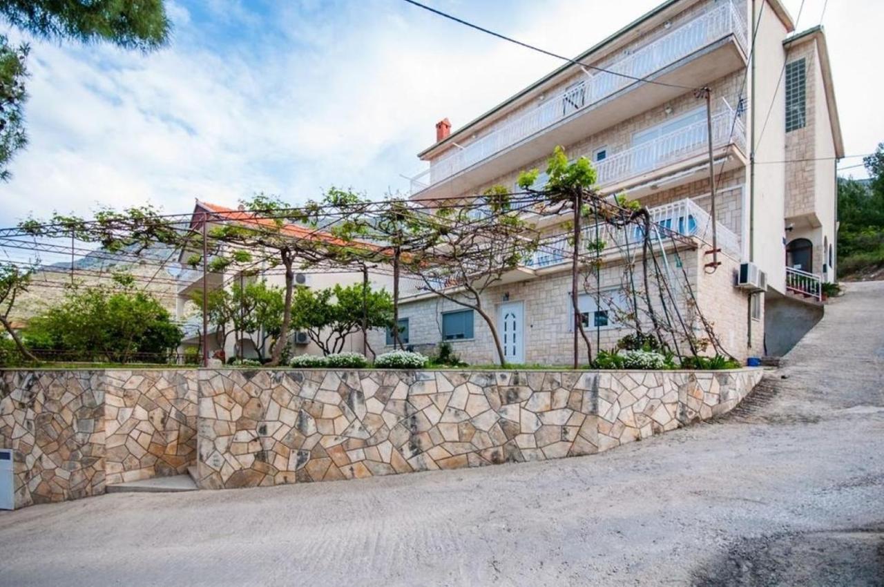 Apartments Ante - 150M From The Sea Duce Bagian luar foto